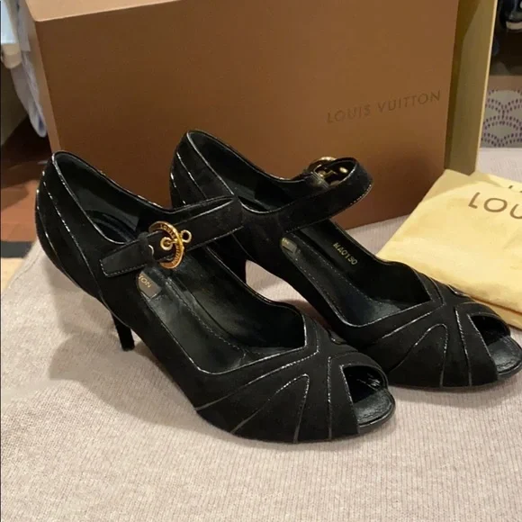 PRICE DROP!  Authentic Louis Vuitton Shoes​​ - Picture 5 of 13